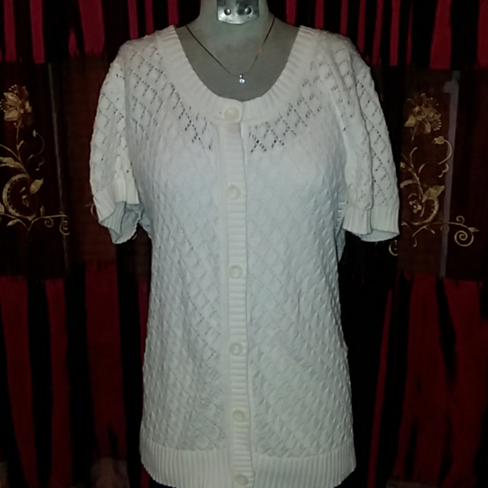 🎈Croft&Barrow Button up white knit Cardigan